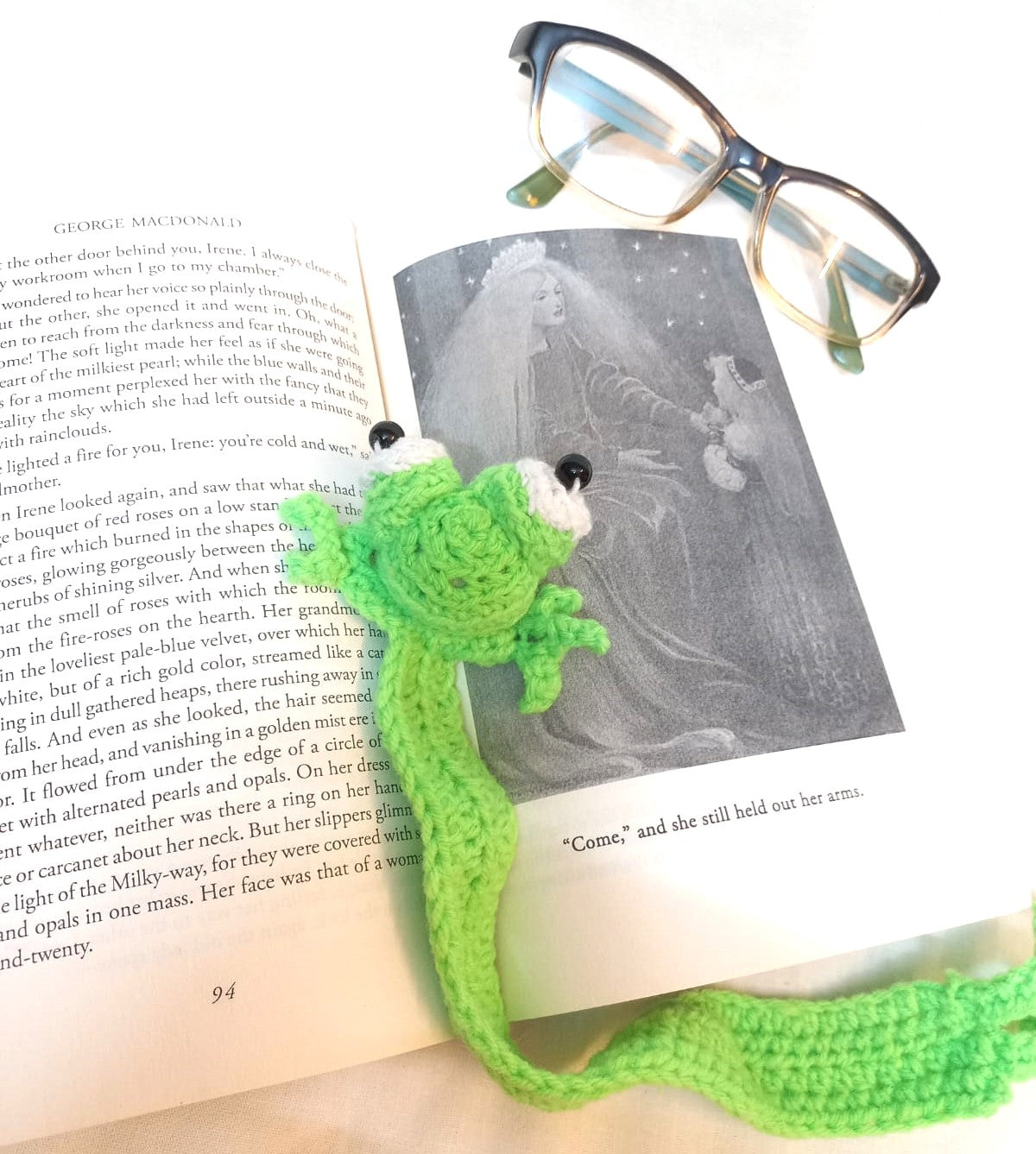 Frog Crochet Bookmarks: Leap into Whimsical Reading Adventures