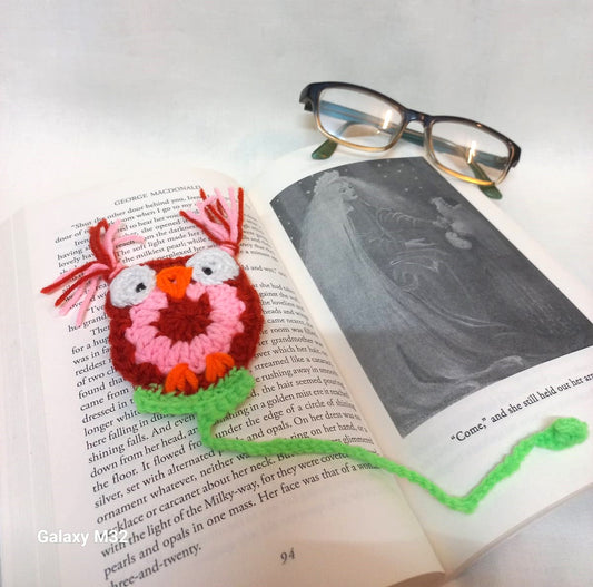 Charming Owl Crochet Bookmarks: Whimsical Reading Companions