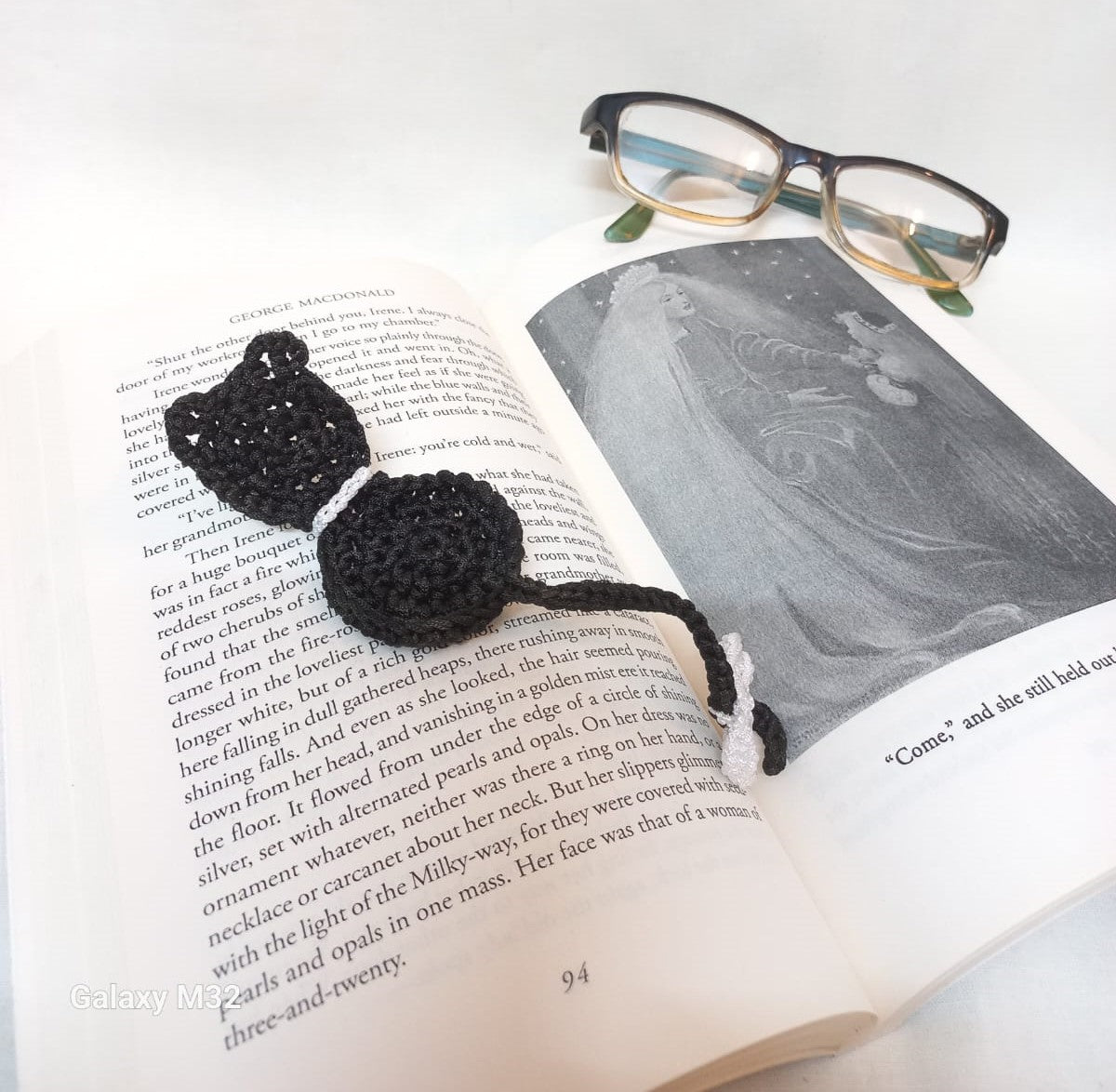 Whimsical Cat Crochet Bookmarks: Charming Page Markers