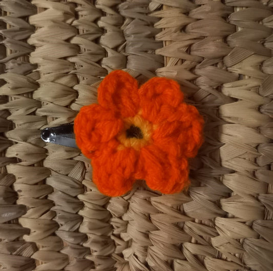 Vibrant Orange Flower Crochet Hair Clip: Nature-Inspired Elegance