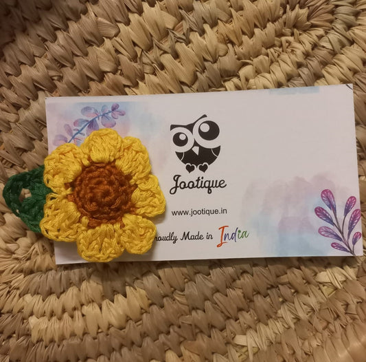 Radiant Sunflower Crochet Brooch: Nature-Inspired Fashion Accessory