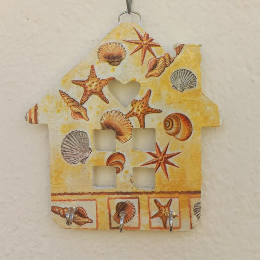 Seashell Paradise Hut Key Holder: Coastal Charm for Your Home