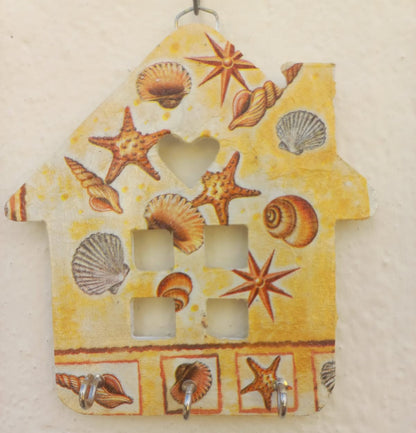Seashell Paradise Hut Key Holder: Coastal Charm for Your Home
