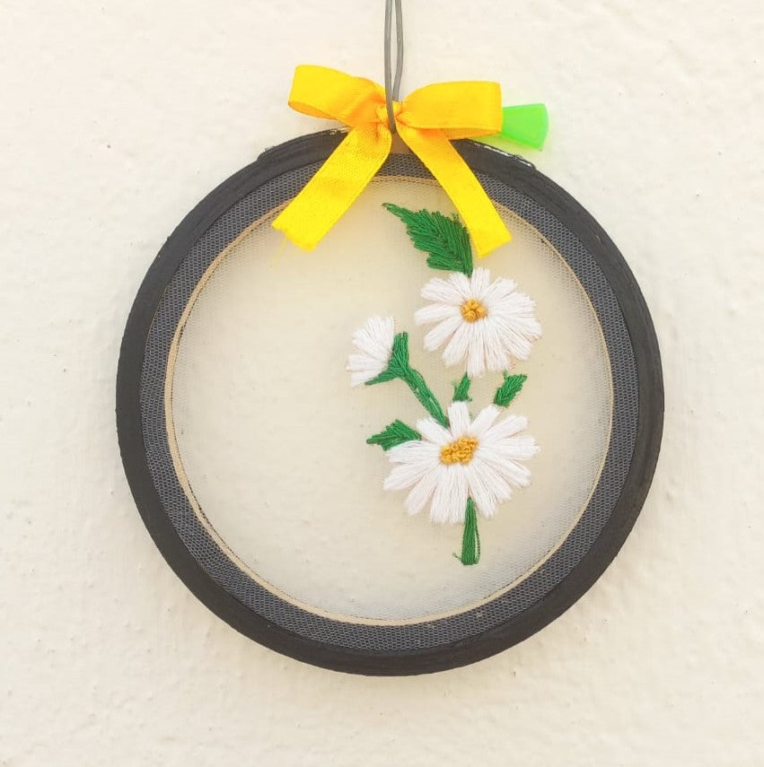 Exquisite Embroidery Wall Hanging: Artistry on Display