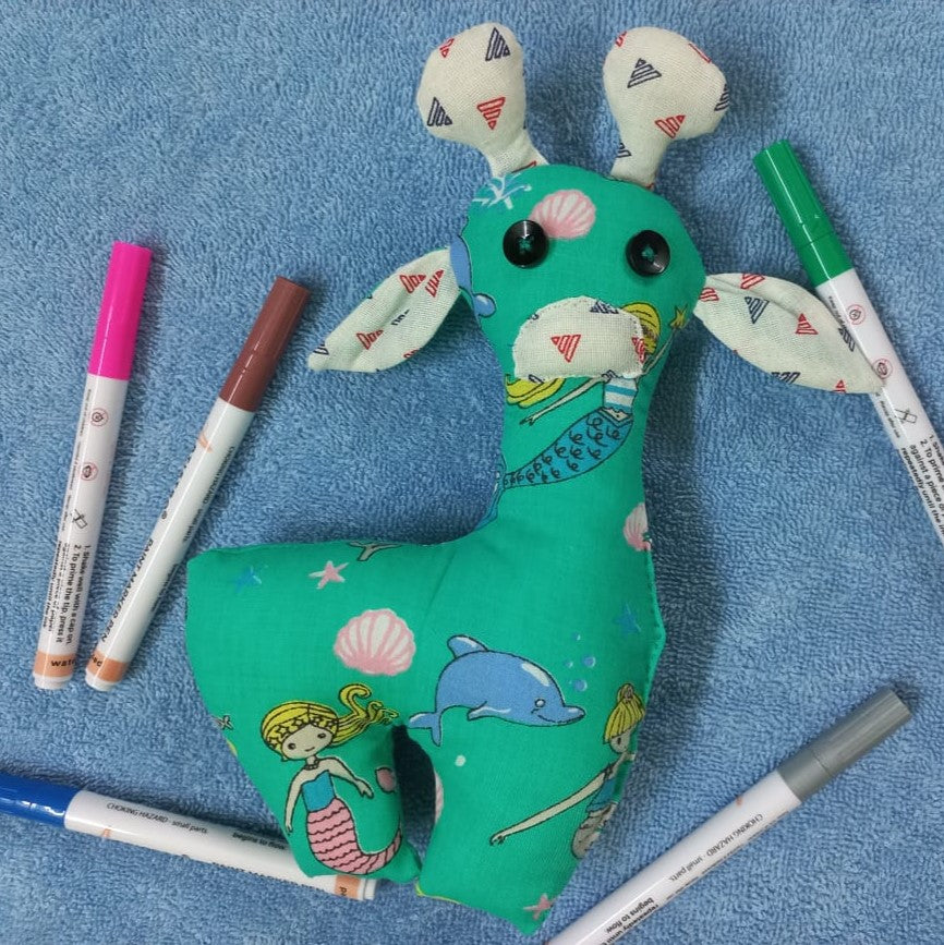 Green Giraffe Cotton Plushies: Whimsical and Huggable Stuffed Toys