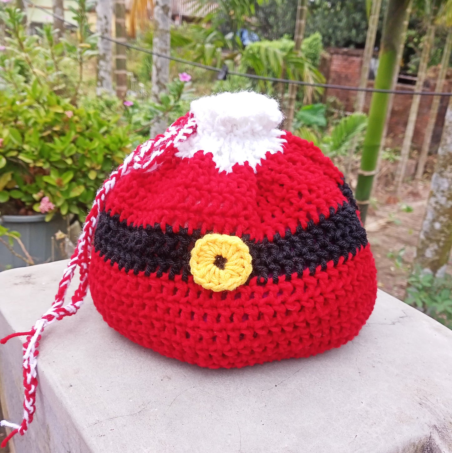 Joyful Christmas Amigurumi Toy Set: Mary, Elf, Santa, and More!
