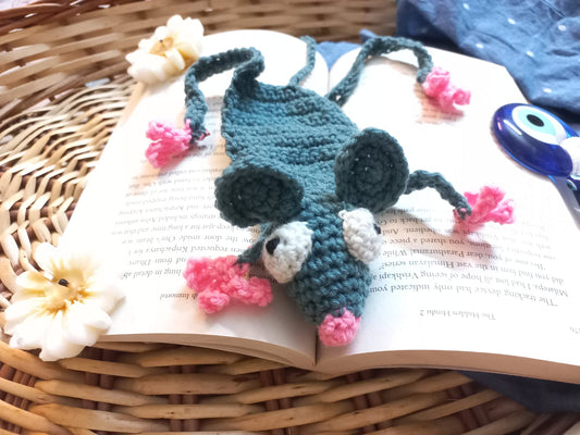 Rat Crochet Bookmark: Handmade Whimsical Page Marker for Animal Lovers