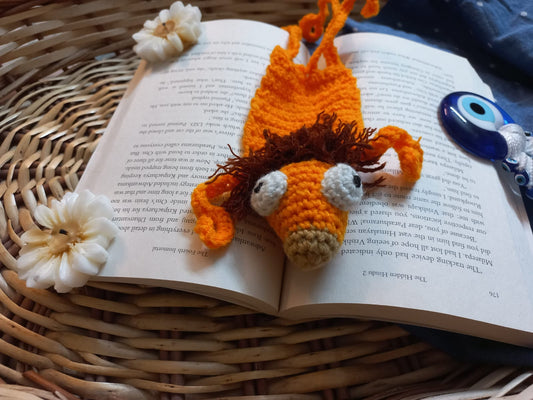 Lion Crochet Bookmark: Handmade Jungle-Inspired Page Marker for Readers