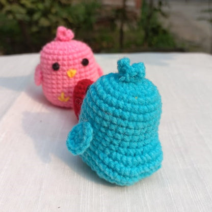 Feathered Love: Amigurumi Bird Couple - Adorable Avian Romance!