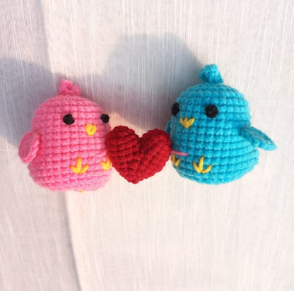 Feathered Love: Amigurumi Bird Couple - Adorable Avian Romance!