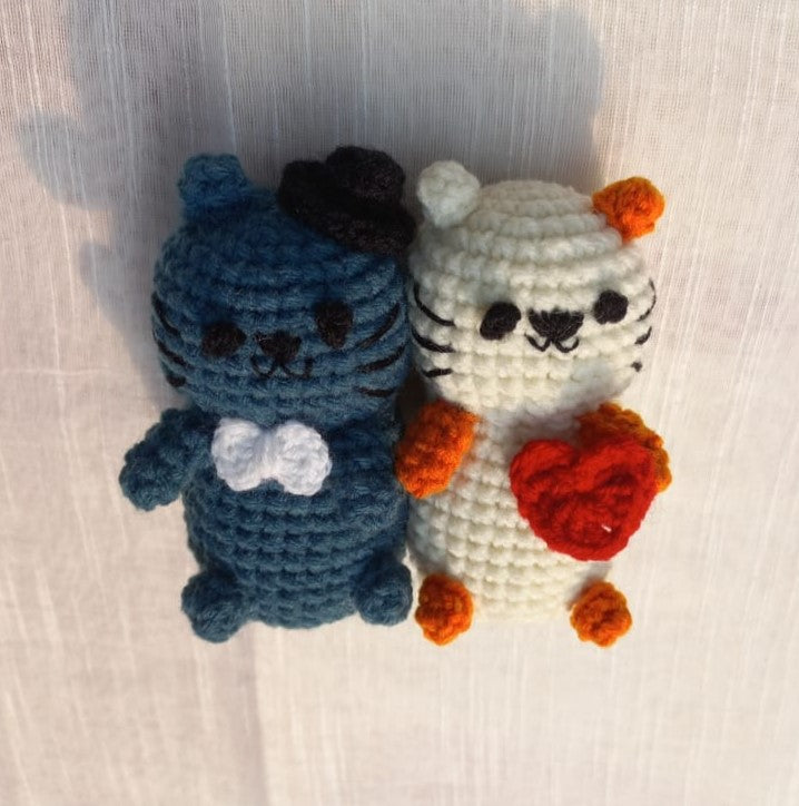 Whiskered Romance: Amigurumi Cat Couple - Purrfect Love Duo!