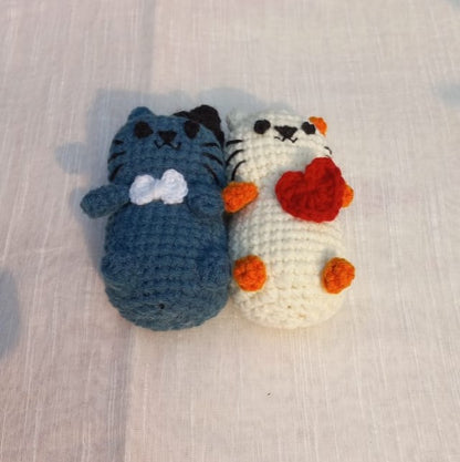 Whiskered Romance: Amigurumi Cat Couple - Purrfect Love Duo!