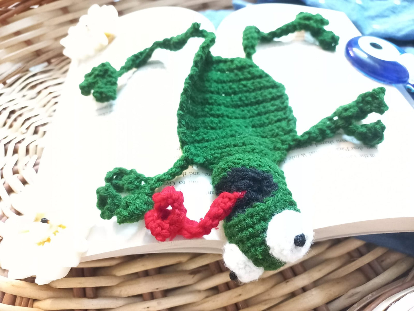 Frog Crochet Bookmark: Handmade Amphibian-Inspired Page Marker for Nature Lovers