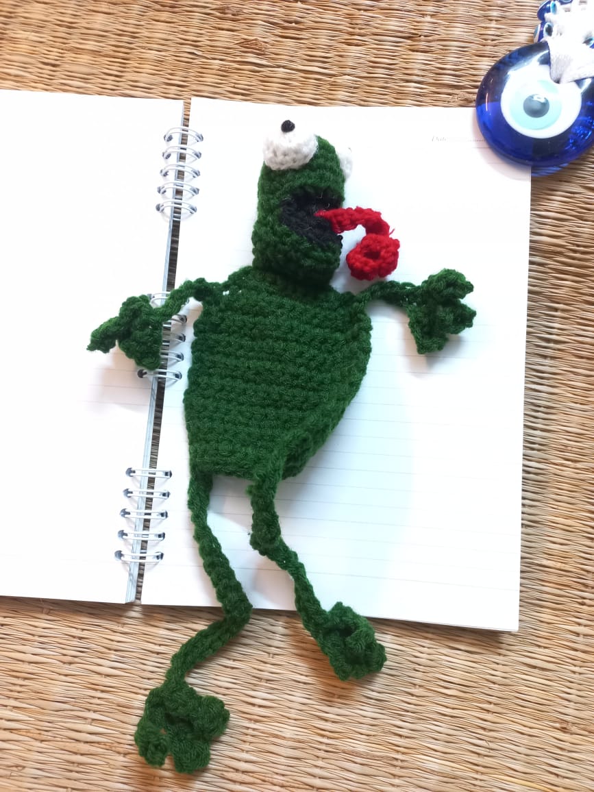Frog Crochet Bookmark: Handmade Amphibian-Inspired Page Marker for Nature Lovers
